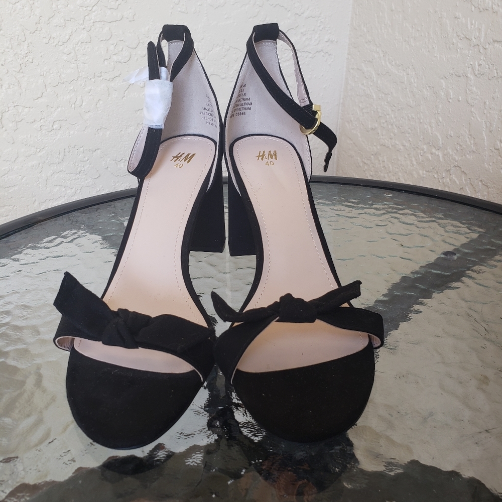 H&M size 8.5 black heels, never been worn!